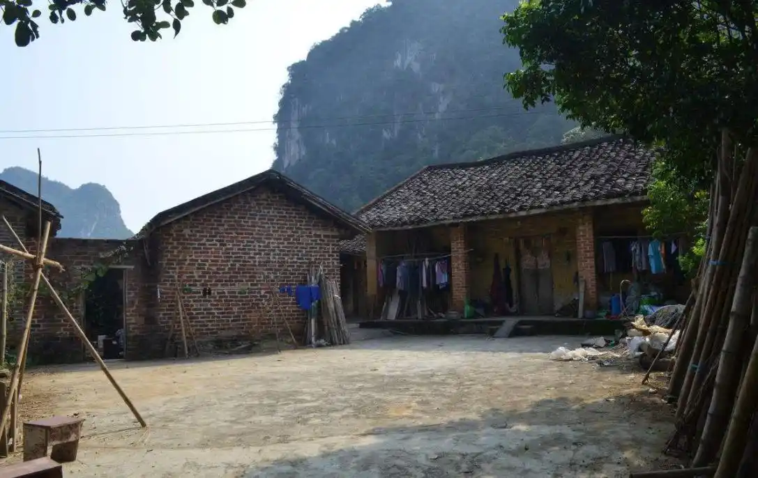 还记得老家吗?村里的老房子,还好吗?