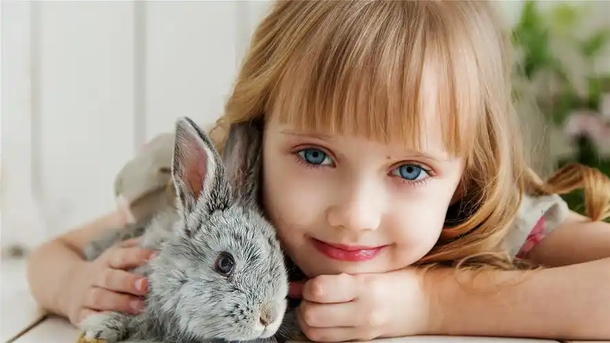 可爱的欧美小女孩高清桌面壁纸