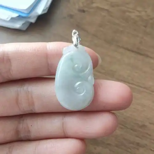 翡翠如意吊坠