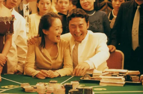 55岁郭金凤罕露面晒千万豪宅内景21岁演员女儿太像妈