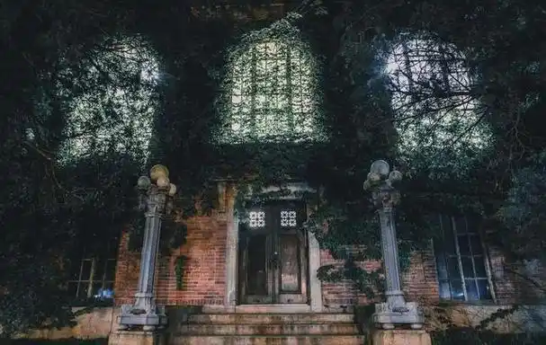 中国闹鬼最凶的学校,《女鬼桥:开魂路》评测:中规中矩的校园恐怖 - 冷