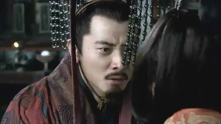 新三国汉献帝迁怒曹节曹节只要皇上开心臣妾愿意天天被打