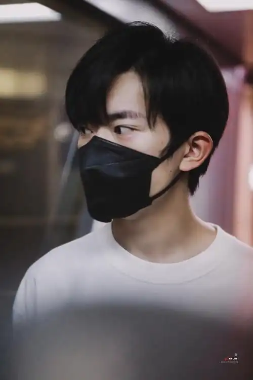 易烊千玺青年力量