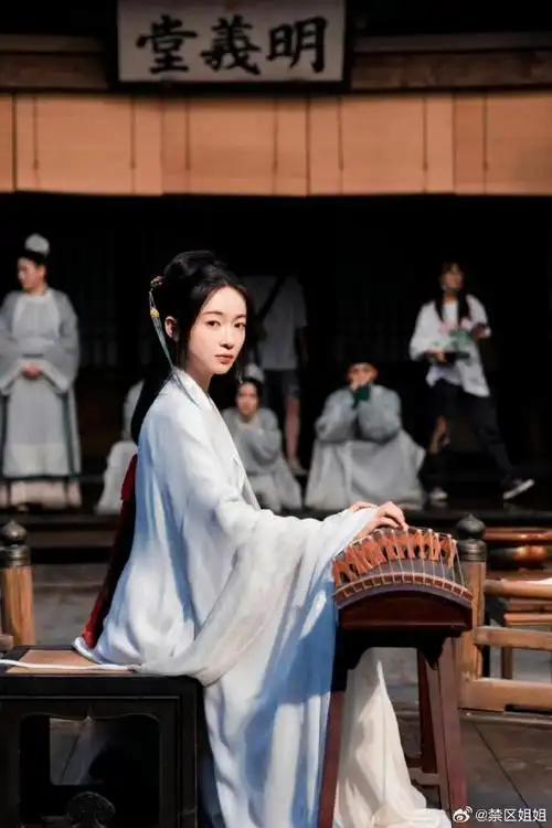 吴谨言破万弹古琴