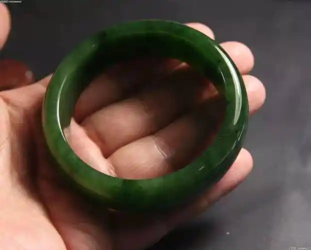 碧玉产地那么多,凭什么只有它称霸市场?_和田玉