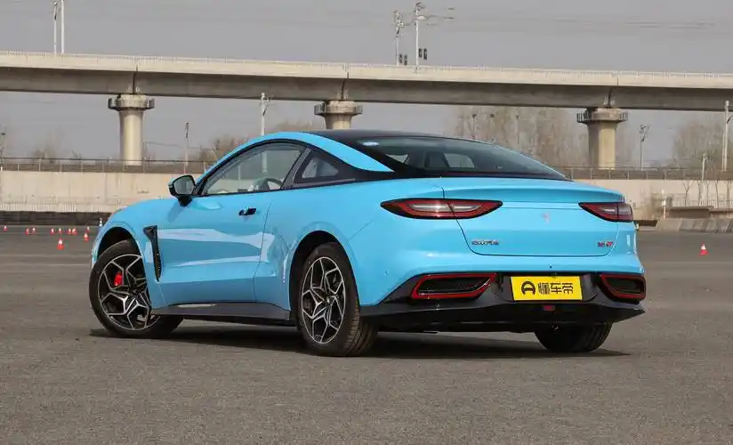 哪吒gt将推出"无眉毛"版,四季度上市_搜狐汽车_搜狐网