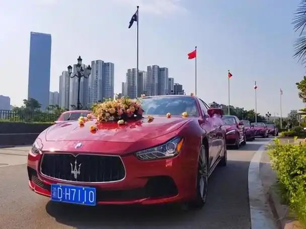 结婚婚车的选用是很有习俗讲究的,比如选用多少的婚车,选用什么样的