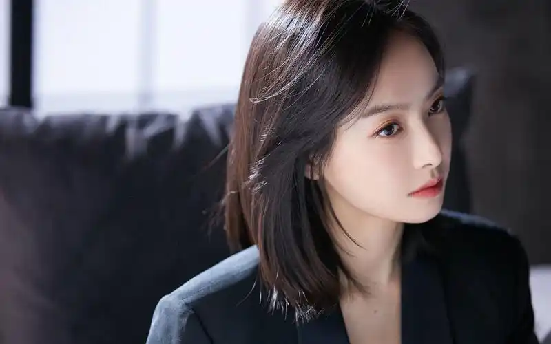 宋茜干练气质写真高清桌面壁纸