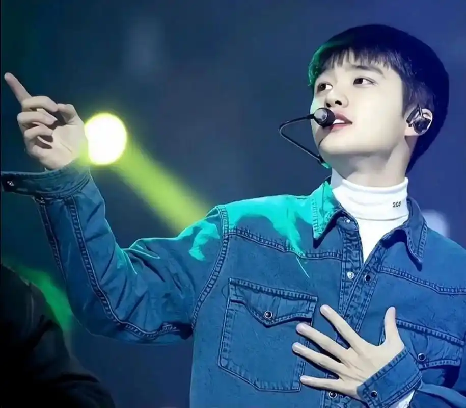 都暻秀神图 壁纸