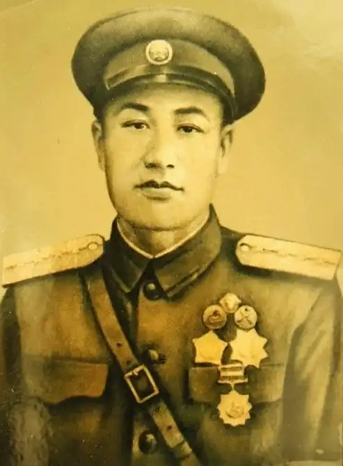 1955年9月,王德和授大尉军衔1957年6月,王德和荣获中华人民共和国勋章