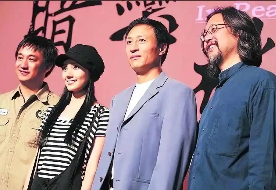 王洛勇:娶19岁的丁宁为妻,婚后独闯国外十几年,妻子照顾家庭