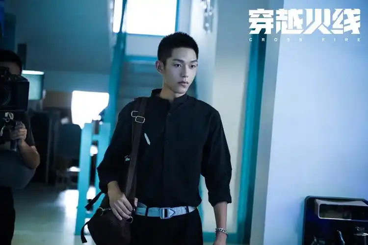 《穿越火线》开播 王锵变身热血电竞少年