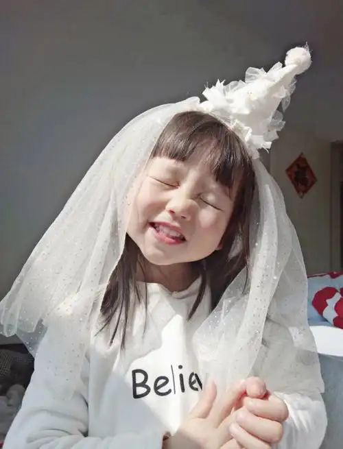 这个小孩不要太可爱