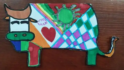 花格子小牛二年二班美术作业