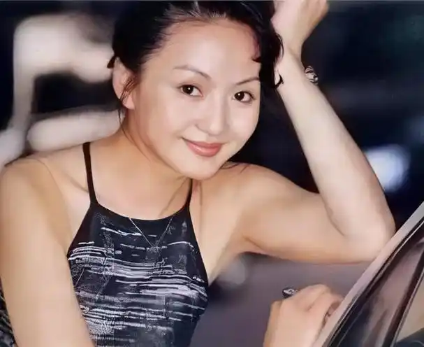 女演员刘丹在26岁那年,凭借"香妃"一角爆红,红了以后,邀约不断,经常忙