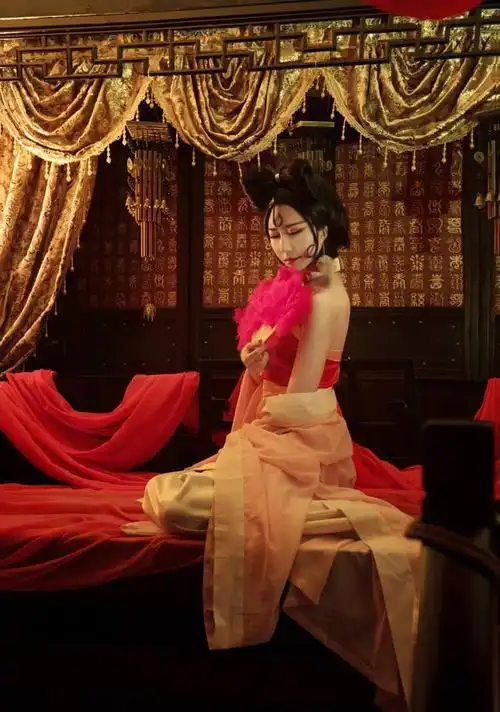 哪吒传奇真人cos妲己网友纣王昏庸现在就能理解了