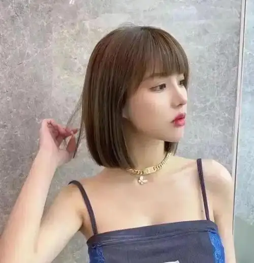 当代流行剪热短发越短越减龄