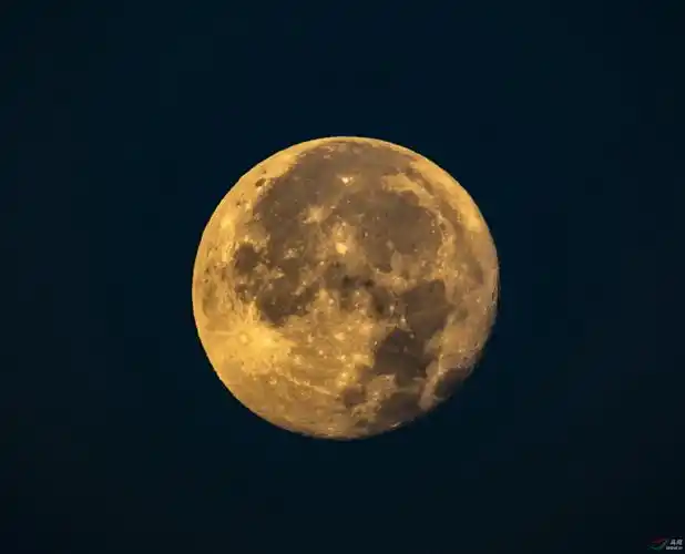 十五的月亮十六圆