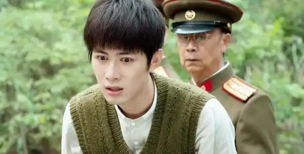 去年,陈思诚再次惊艳影坛,以前所未有的姿态崭露头角.