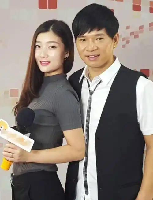 杨小曼近照,她是歌手冷漠的妻子,网友:人美歌甜,有颜值有实力_音乐界