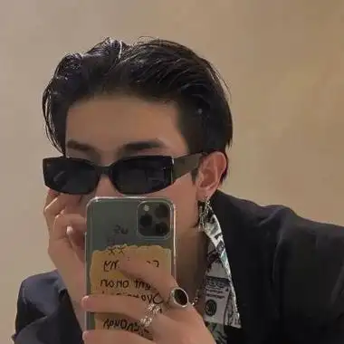 男生带墨镜头像