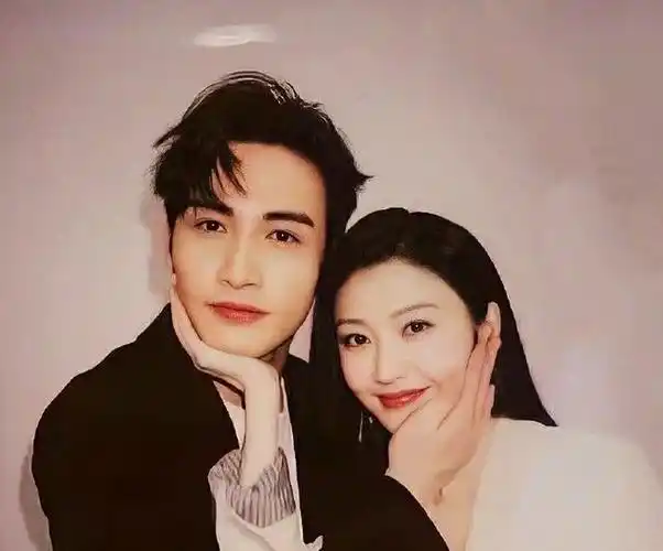 张彬彬快本上演实力护妻没成想却被秒打脸心疼景甜一分钟