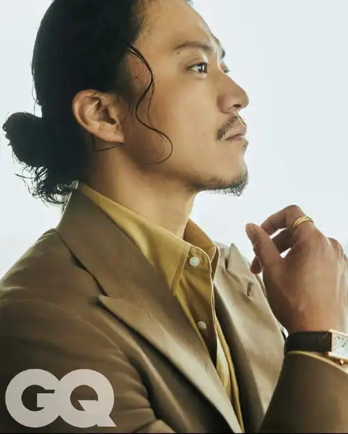 小栗旬gqhype第一期封面