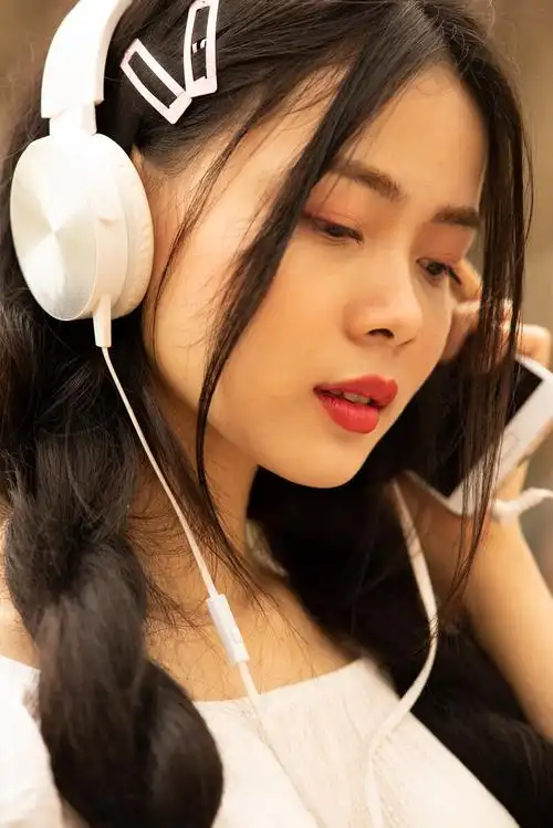 听歌少女唯美写真