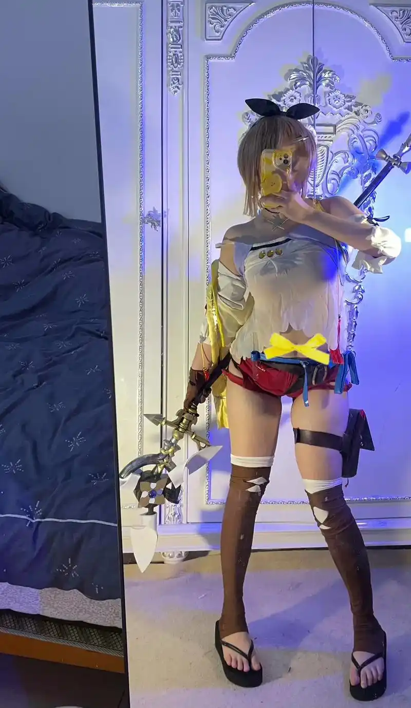 要一起冒险吗?#cos #莱莎的炼金工房 #微胖 #抖音图文 - 抖音