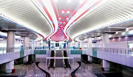 亚洲最大广州地铁番禺广场站迎来投资观摩团