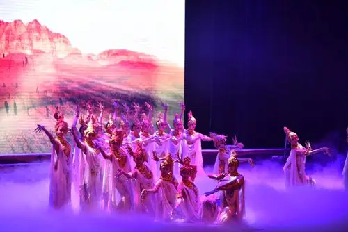 高雅艺术进校园——经典舞剧《丝路花雨》走进西华大学