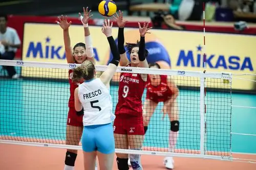 高清:女排3-0阿根廷11战全胜夺冠 朱婷劲爆劈扣