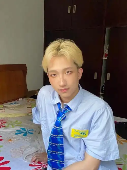 男生金发发色分享