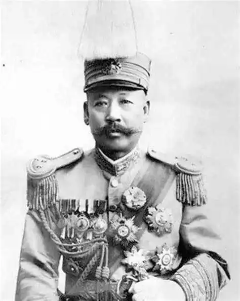 十位民国时期的大军阀照片,按实力排名,看看有没有你认可的那一位?