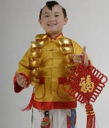 6岁上春晚8岁去世,父母的"摇钱树",邓鸣贺的悲剧该由谁买单?