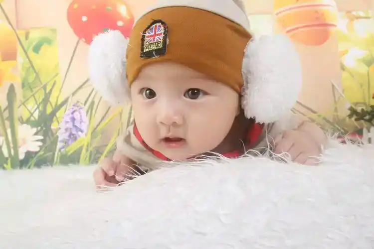 《百天照》 宝宝快两岁拉 ,好怀念你小时候软萌软萌的模样!