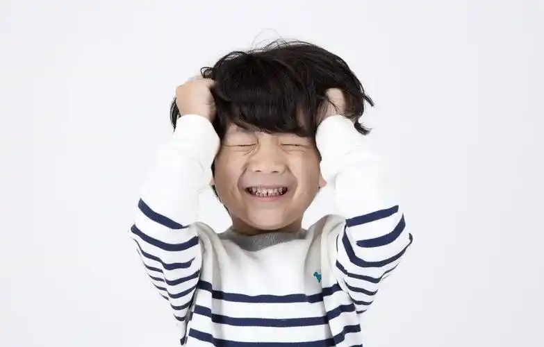 男孩子调皮捣蛋又不爱听大道理老师怎么教家长怎么养