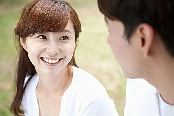 >>更多对视图片