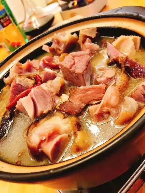 腊猪蹄火锅图片