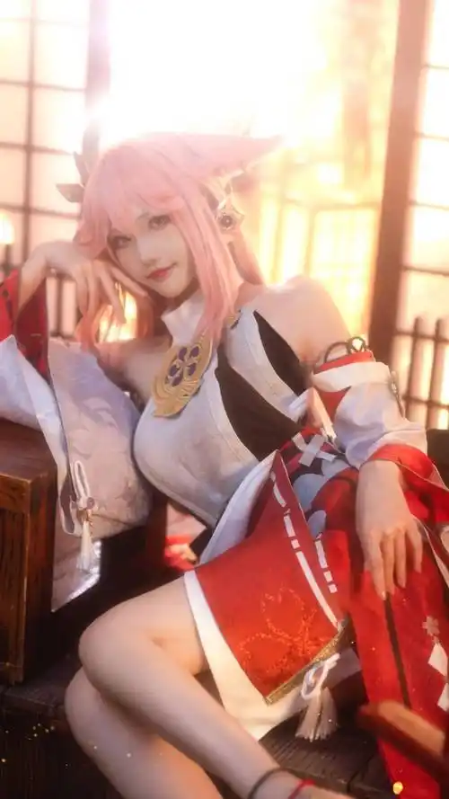 67cosplay丨原神:八重神子,面对闪闪发光的大狐狸,怎能不爱呢_phx