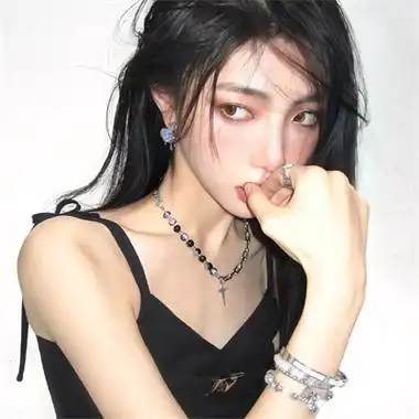 看起来超酷的优质版好看女生头像 很帅气的优质女生头像_女生头像_美