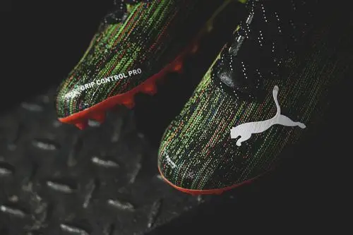 pumaultra12mg足球鞋