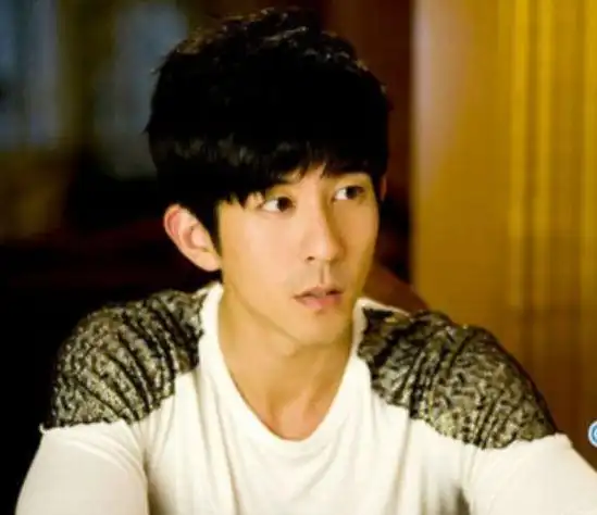 修杰楷继女梧桐妹回家陪贾静雯和2个妹妹:咘咘真是美人胚子!