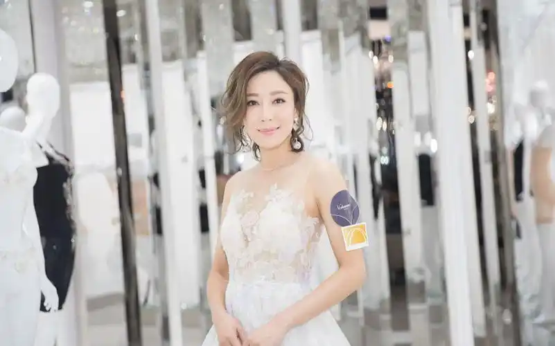 杨怡,内地演员.出生日期是1979-8-30,出生于香港.民族是汉族.