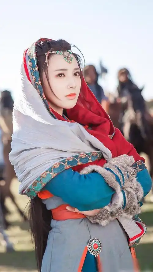 东宫彭小苒蓝衣造型欣赏美得让人心动可惜了没有大火