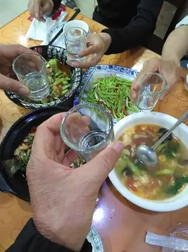 白天骑车赏赏景,晚餐饭店喝喝酒,好惬意啊!