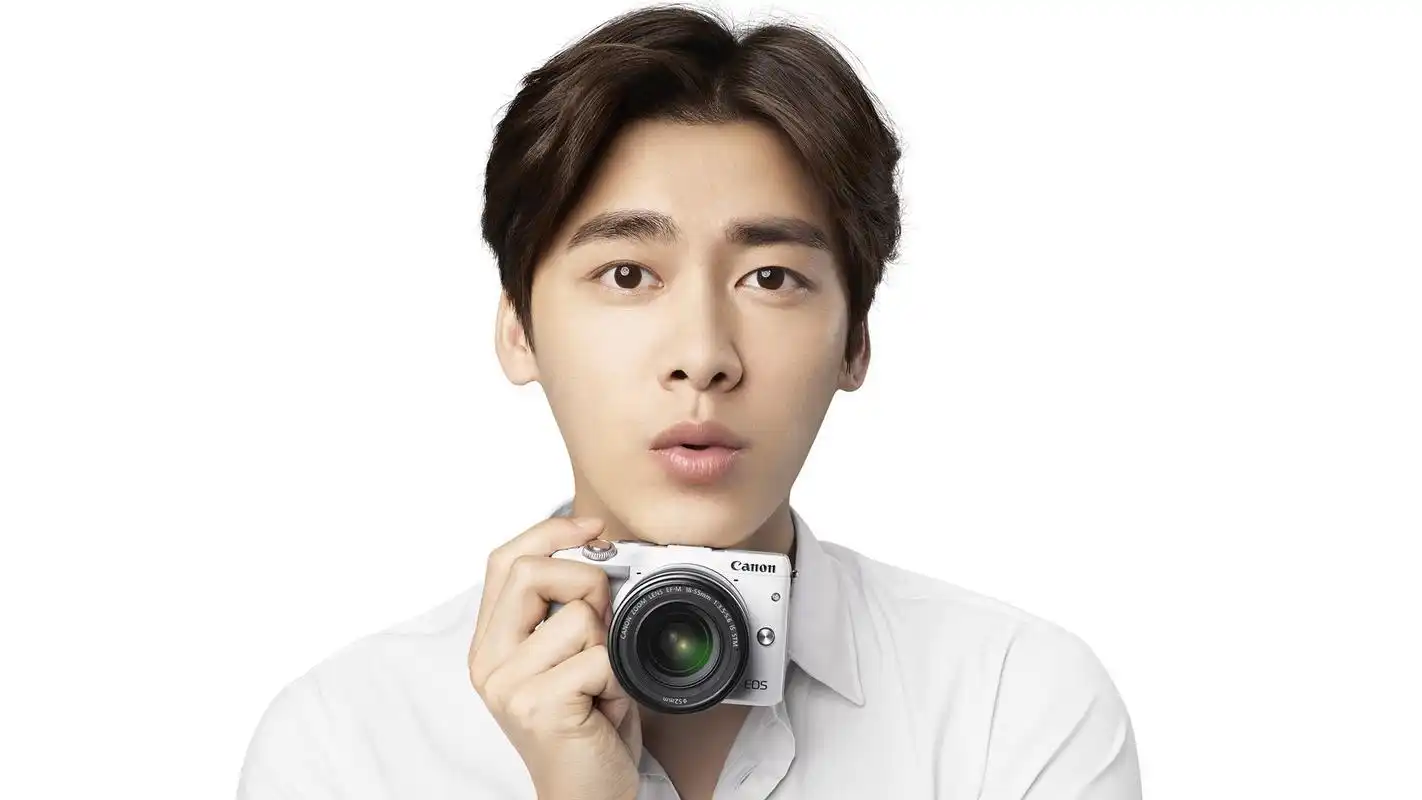 阳光暖男李易峰高清写真桌面壁纸下载