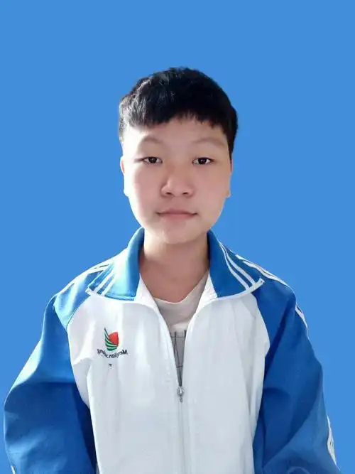 展开全部 已帮你把照片换为蓝底,满意请及时采纳,不满意请及时追问