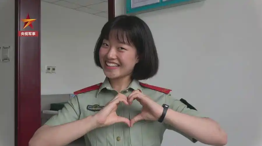 女兵对父亲深情告白