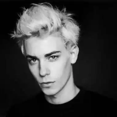 qq头像男生欧美范黑白图片2021最新爱我是毒万劫不复